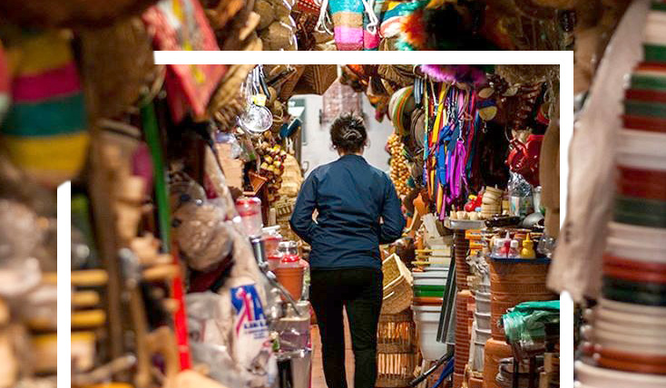 People exploring Bogotá Farmers Market tour